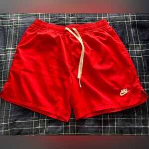 Nike Woven Flow shorts Men’s Large 6” Red Sportswear Club essentials size L